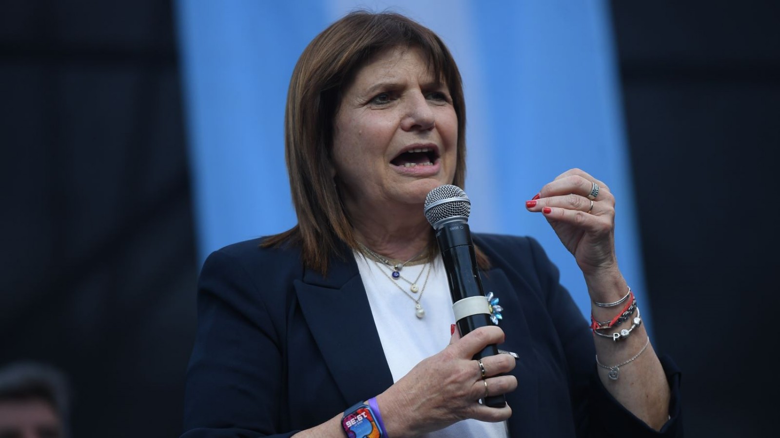 Bullrich dijo estar "muy bien" la fiscalización para balotaje y que no habló de "cargos" con Milei